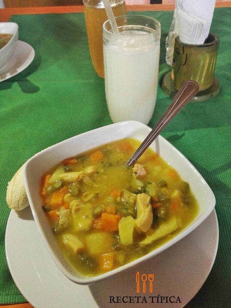 Sopa de Mondongo Colombiano
