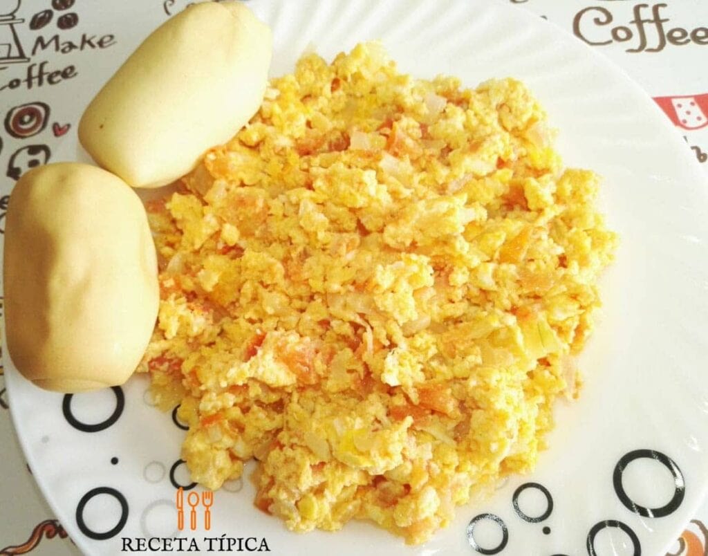 plato con huevos pericos colombianos