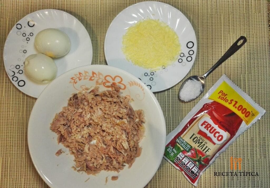 ingredientes para preparar huevos rellenos de atún